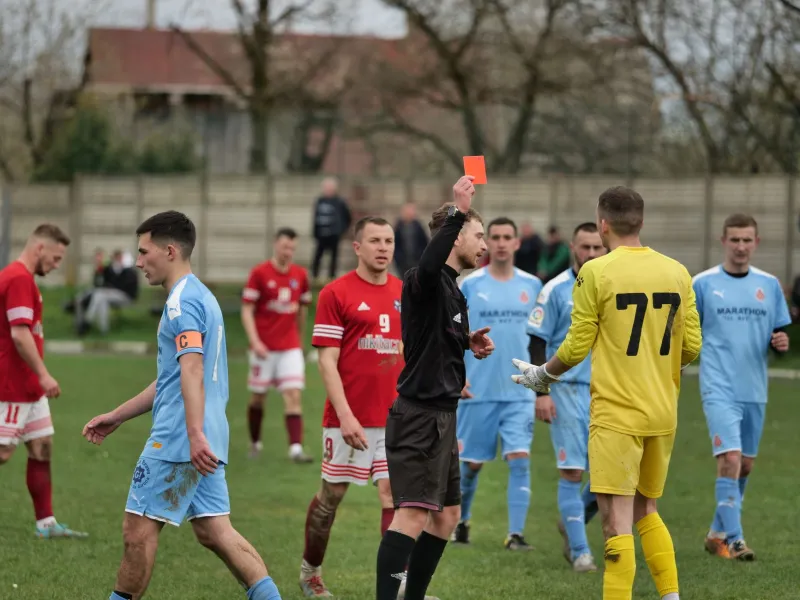 Oltre i Numeri: Come Leggere la Tensione in Campo e Anticipare Cartellini e Gol Prima delle Quote